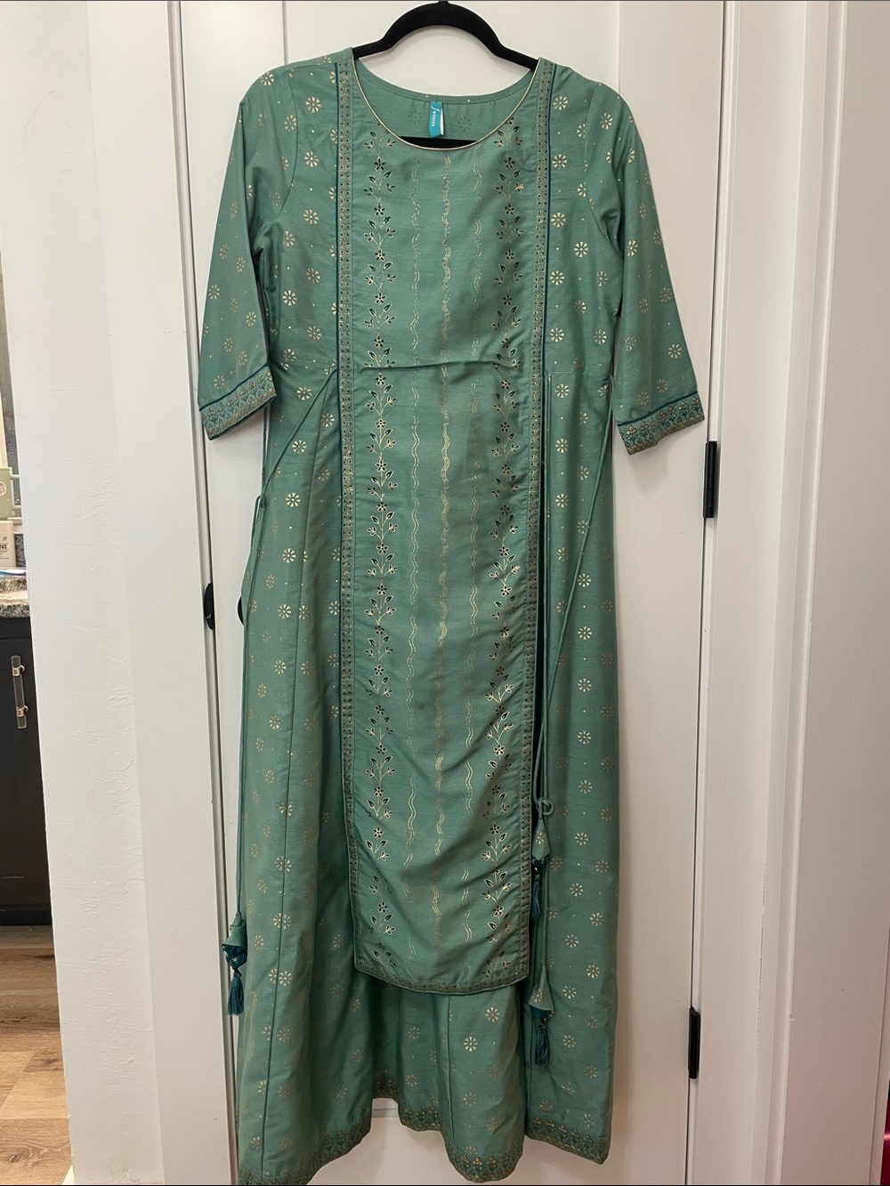 Women's Green Foiled Indian Ethic Dress